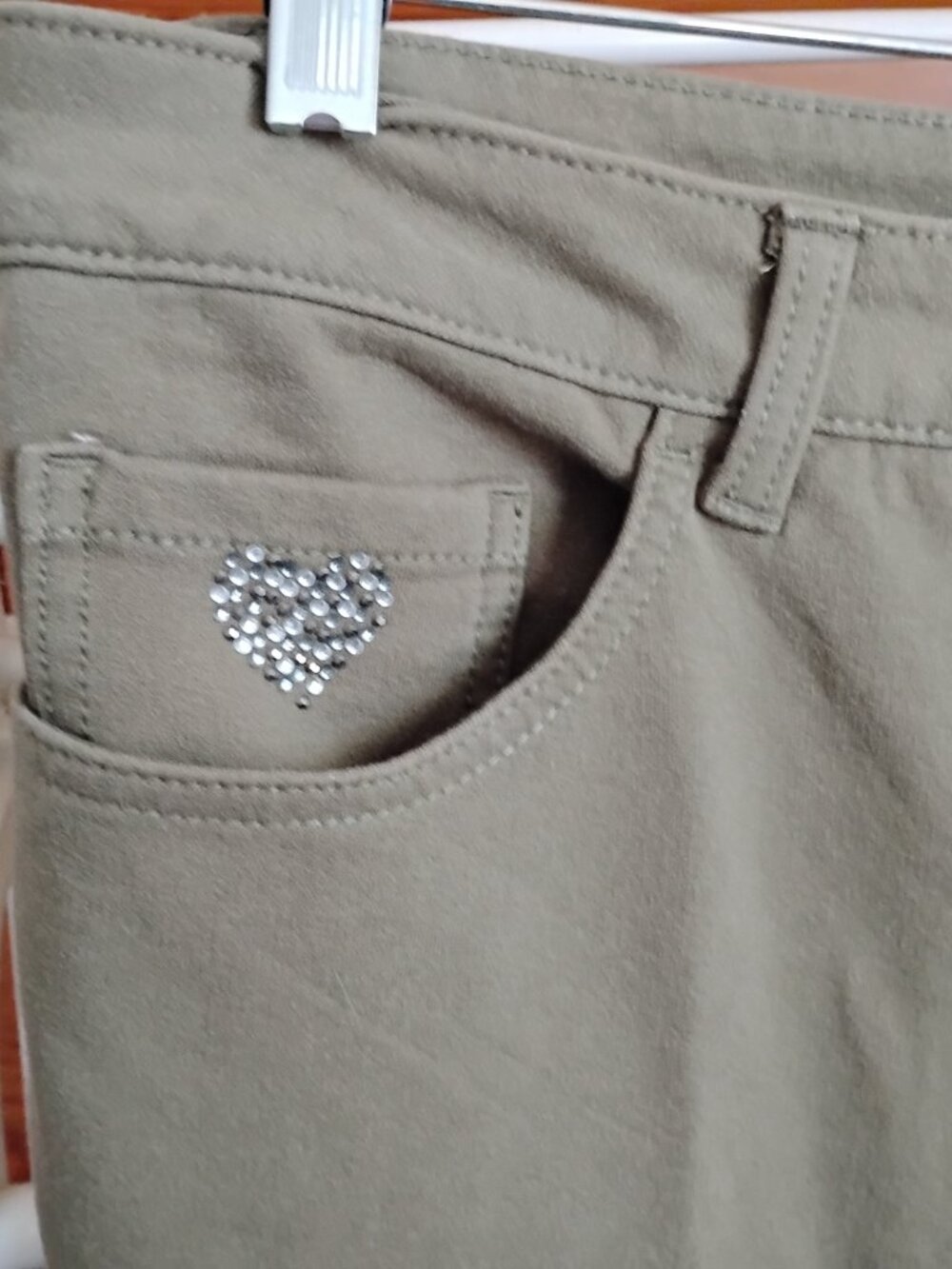 Quacker Factory Sz 16 Bedazzled Straight Leg Jeans - Picture 4 of 4